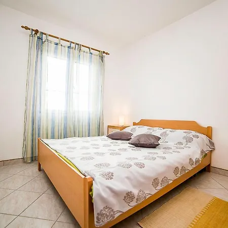 Bakula 1539 4* Povlja (Brac)